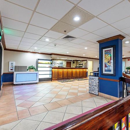New Victorian Inn & Suites Омаха Экстерьер фото