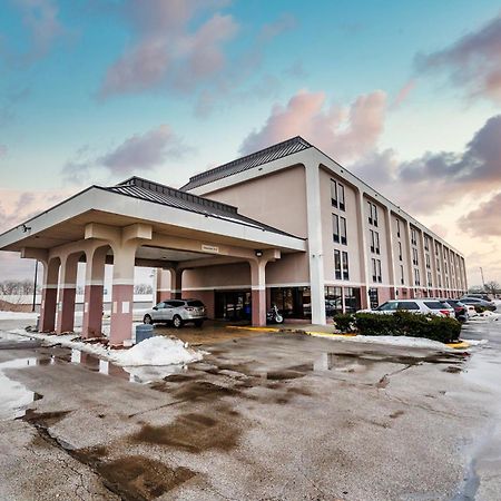 New Victorian Inn & Suites Омаха Экстерьер фото