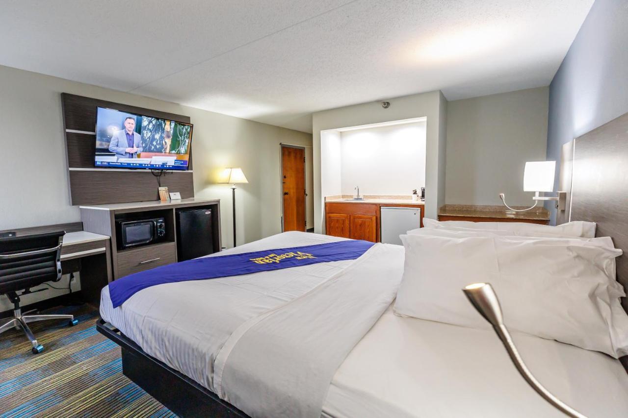 New Victorian Inn & Suites Омаха Экстерьер фото