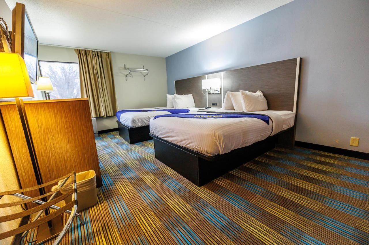 New Victorian Inn & Suites Омаха Экстерьер фото