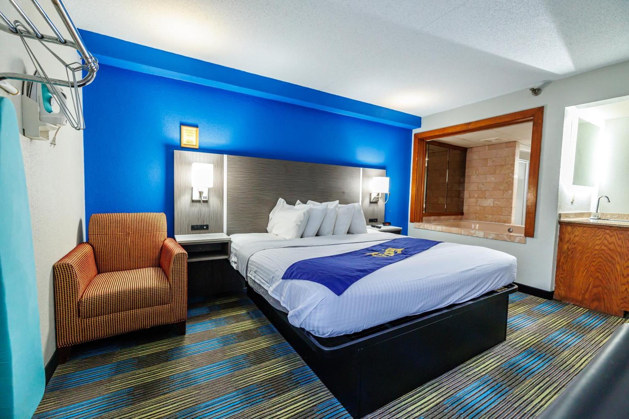 New Victorian Inn & Suites Омаха Экстерьер фото