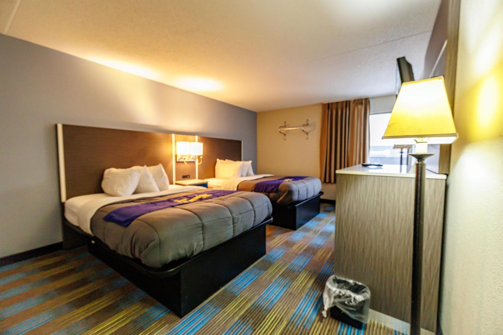 New Victorian Inn & Suites Омаха Экстерьер фото