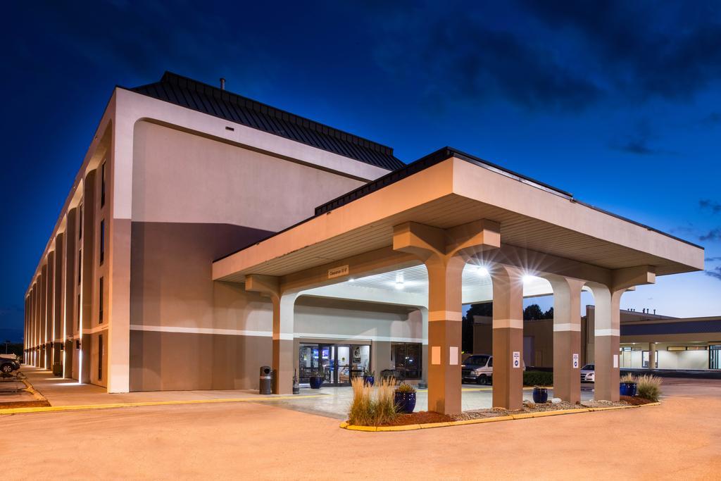 New Victorian Inn & Suites Омаха Экстерьер фото