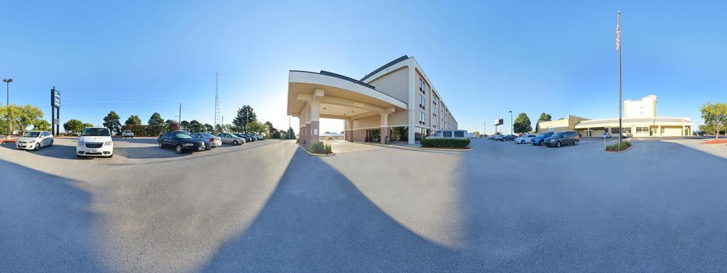New Victorian Inn & Suites Омаха Экстерьер фото