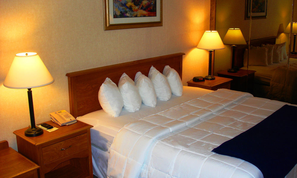 New Victorian Inn & Suites Омаха Экстерьер фото