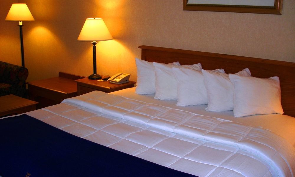 New Victorian Inn & Suites Омаха Экстерьер фото